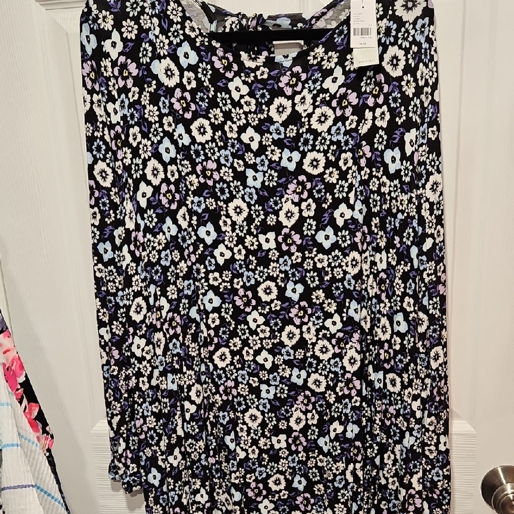 Floral Black and White Women's Top
